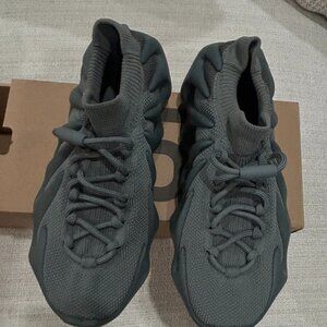 Men's Yeezy 450, size 7.5 in men, color stone gray, never worn, great condition